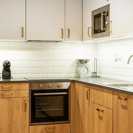 Trebesin Terrace & Free Parking By Rentez Apartament *
