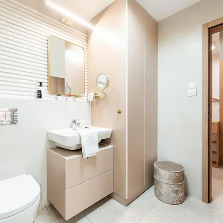 Apartament Trebesin Terrace & Free Parking By Rentez Praga